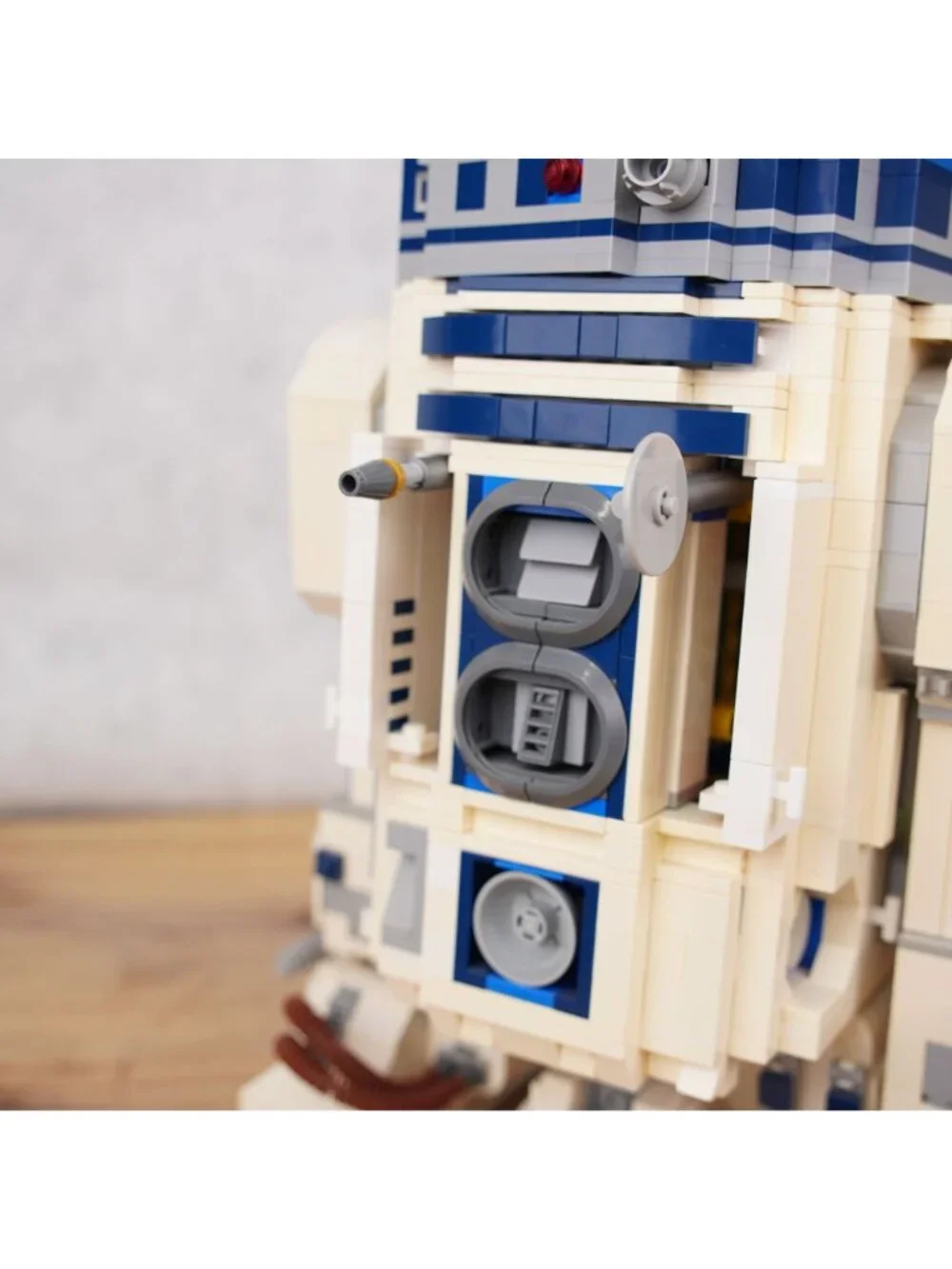 Lego Star Wars R2-D2 10225 Complete No Instruction, Box & Mini Figures Read